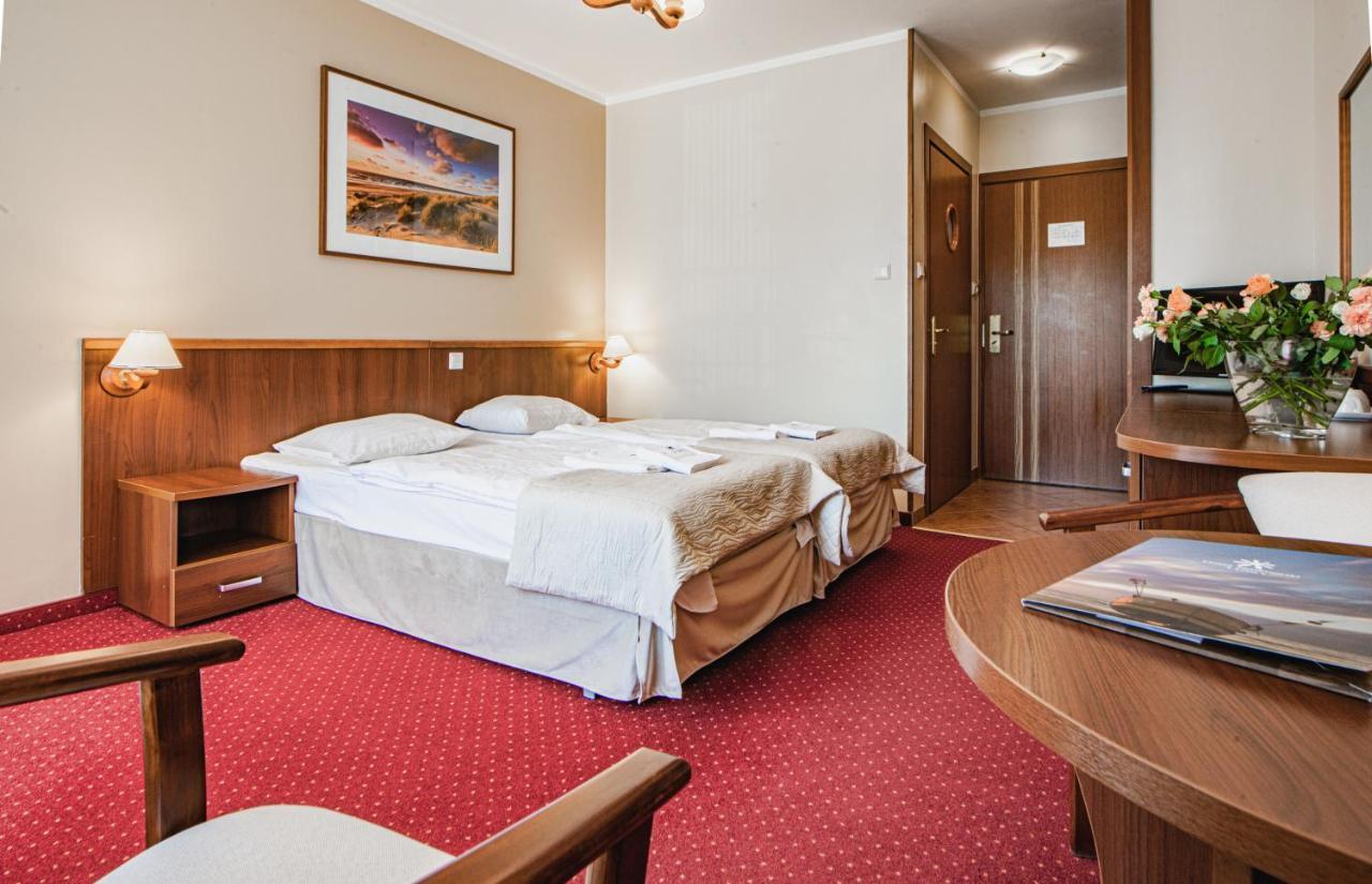 Hotel Nadmorski Леба Экстерьер фото